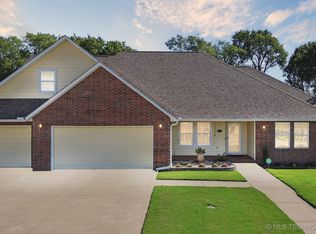 2809 Summerfield Pl, Pryor, OK 74361