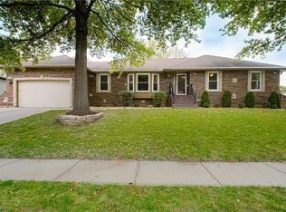 401 NW Eastwood Dr, Blue Springs, MO 64014