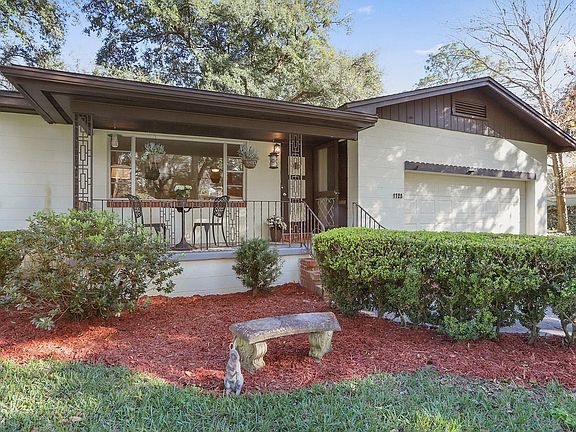 3rd image of 1723 Serena Dr E