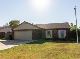 1103 Lalicker St, Wellston, OK 74881