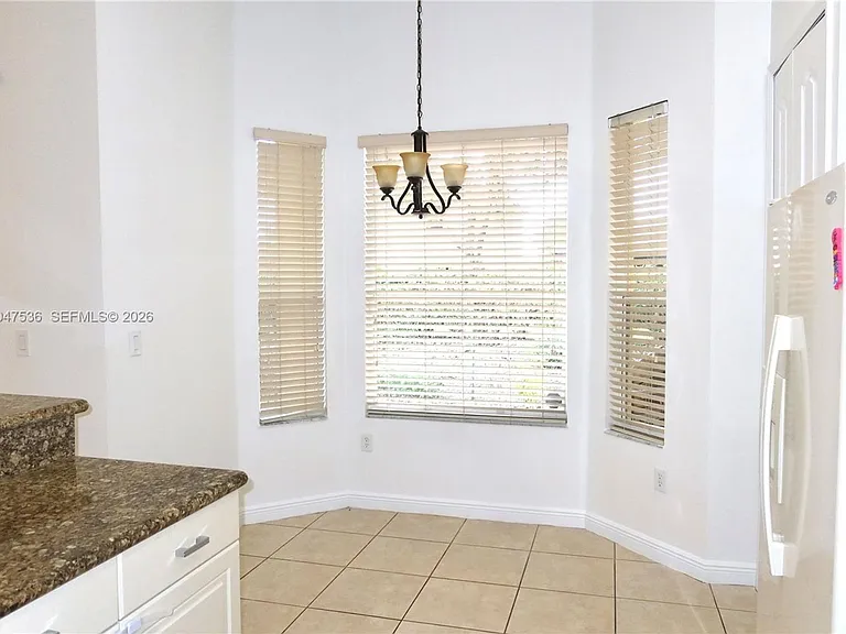 3488 NE 1st St #3488 — Photo 2