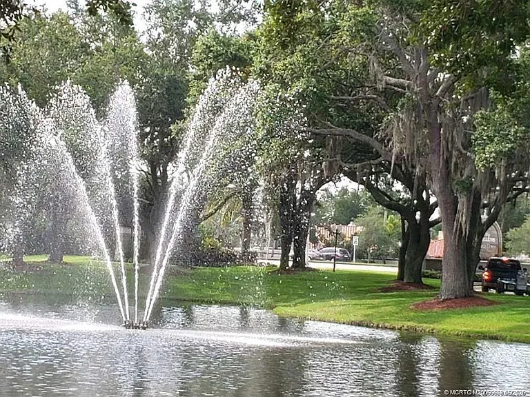 1652 SW Waterfall Blvd — Photo 16