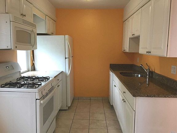 3rd image of 43 Sintsink Dr W #B