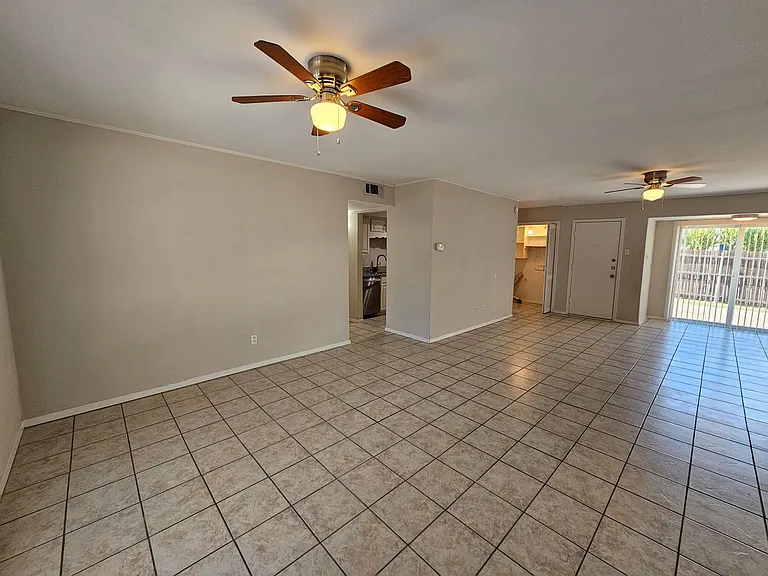2906 Candlewick Ln — Photo 6