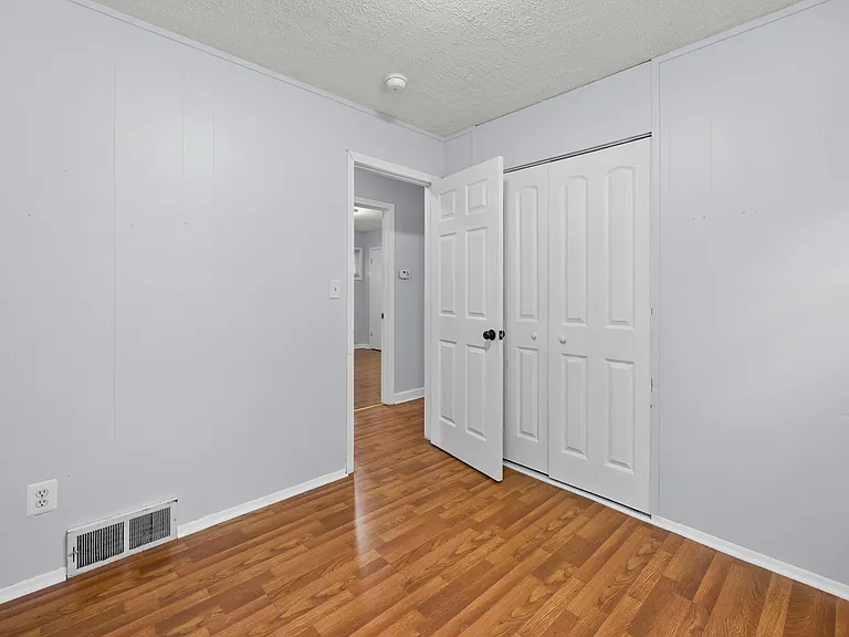140 Hubbard St — Photo 13