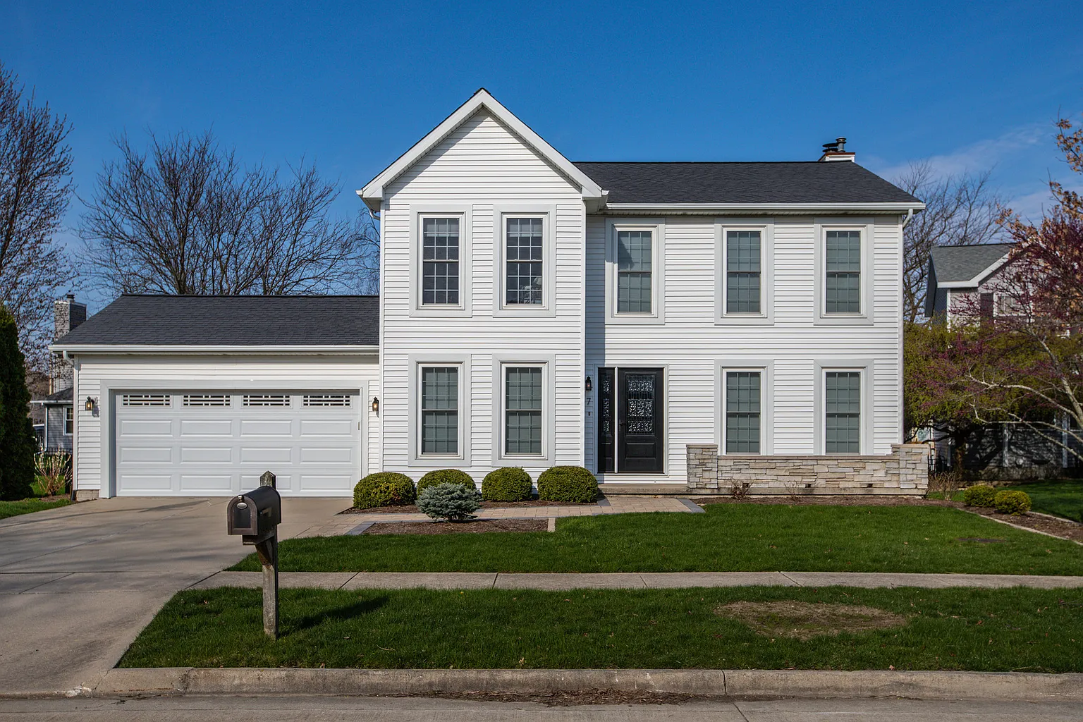 7 Shoreline Ct photo 1