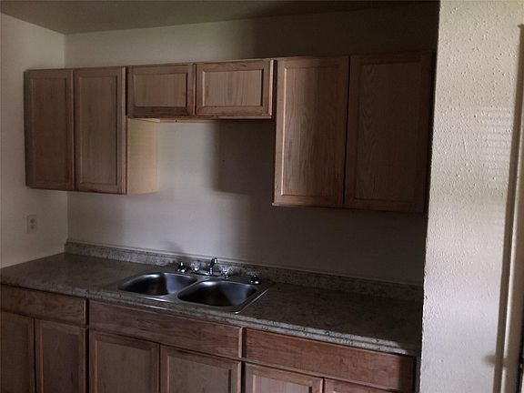 3rd image of 4223 Rockingham St
