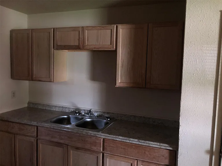 4223 Rockingham St — Photo 3