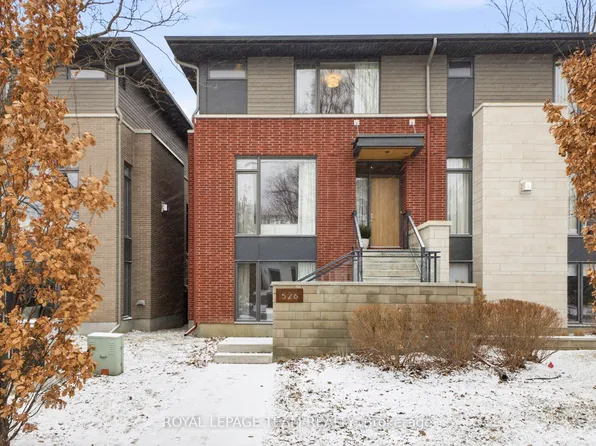 526 Edison Ave, Ottawa, ON K2A 3Y5