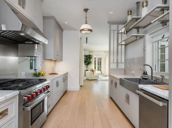 The Residences at Palisades Village