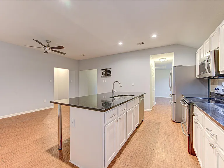 503 W Linney St — Photo 22