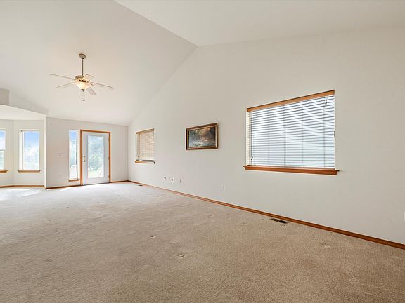 3rd image of 146 Henley Dr