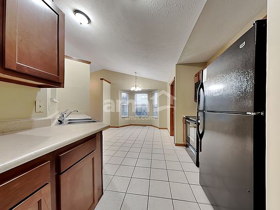 4th image of 8366 Lee Ct