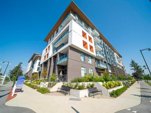 10829 140th St #611, Surrey, BC V3R 0H4