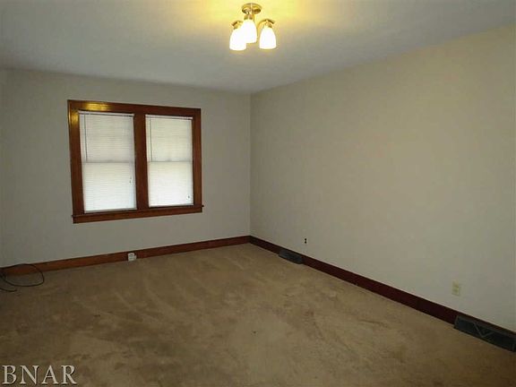 4th image of 406 E Cleveland Ave
