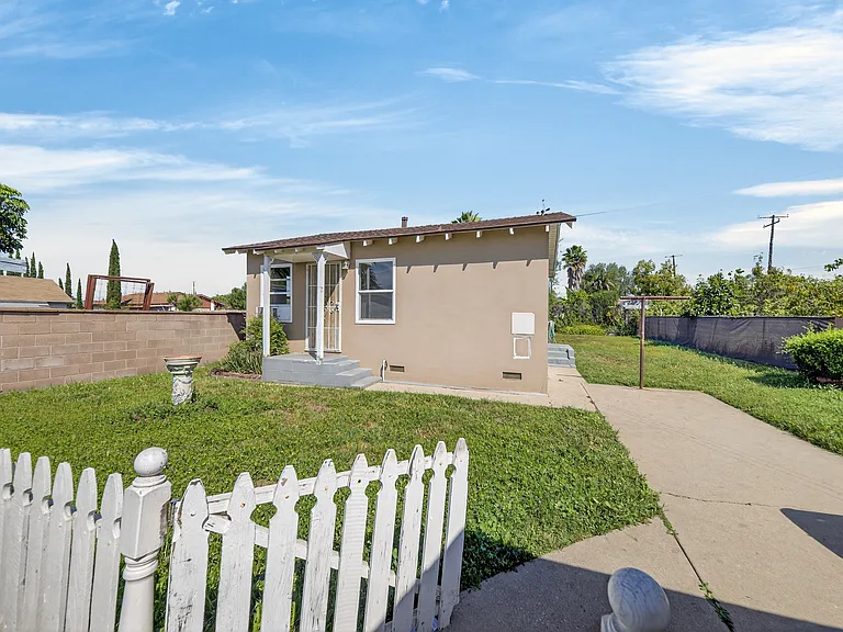 15053 Howellhurst Dr #1/2 — Photo 1