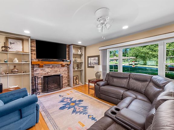 4th image of 8610 Lynnehaven Dr