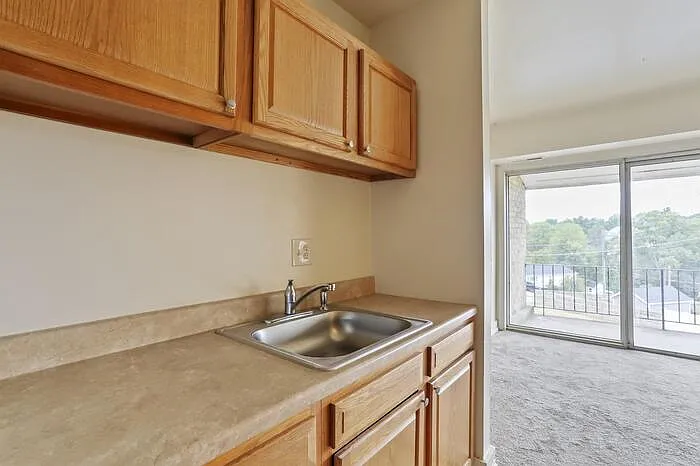 620 6th Ave #205 — Photo 8