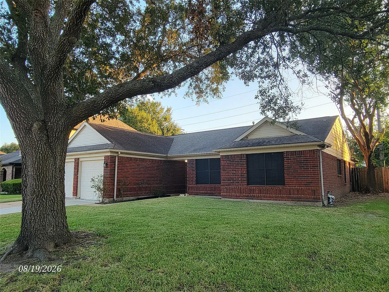 4 bed, 2.0 bath, 1880 sqft, $1,895 — Photo 1