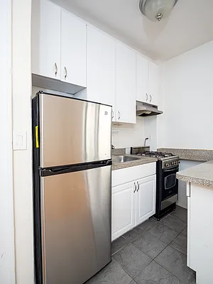 Rented by City Connections Realty | media 8