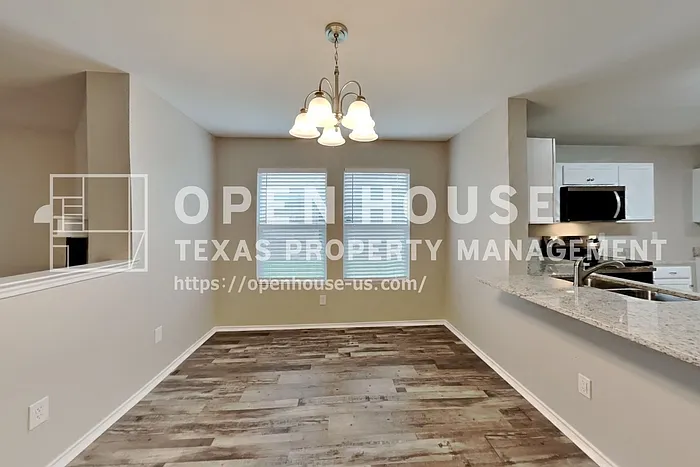 1309 Erin Ct — Photo 8