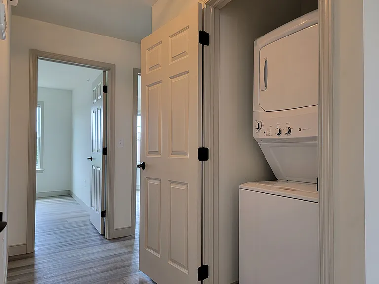 11 Yacht Ave #B — Photo 12