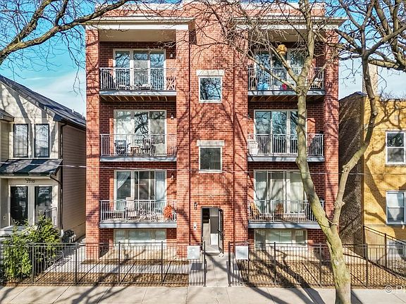 2nd image of 3708 W Cornelia Ave #3W