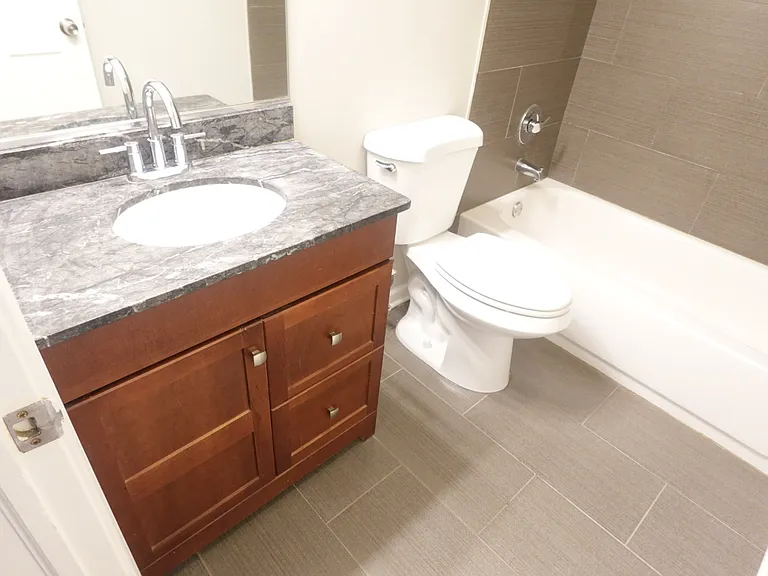 824 S Leavitt St #B — Photo 15