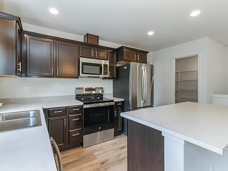 6060 70th Dr NE — Photo 5