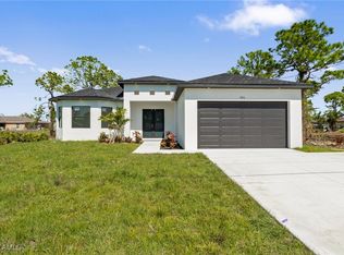 2916 30th St SW, Lehigh Acres, FL 33976