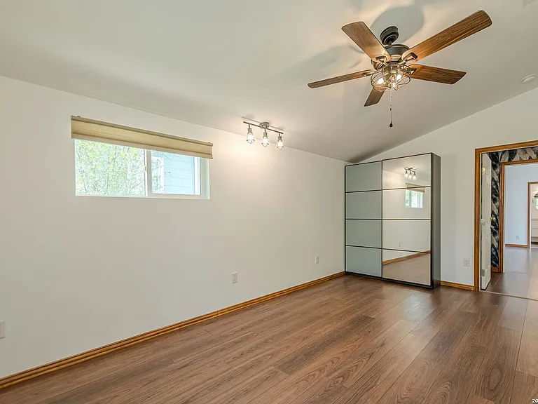 227 Devonshire Dr — Photo 36