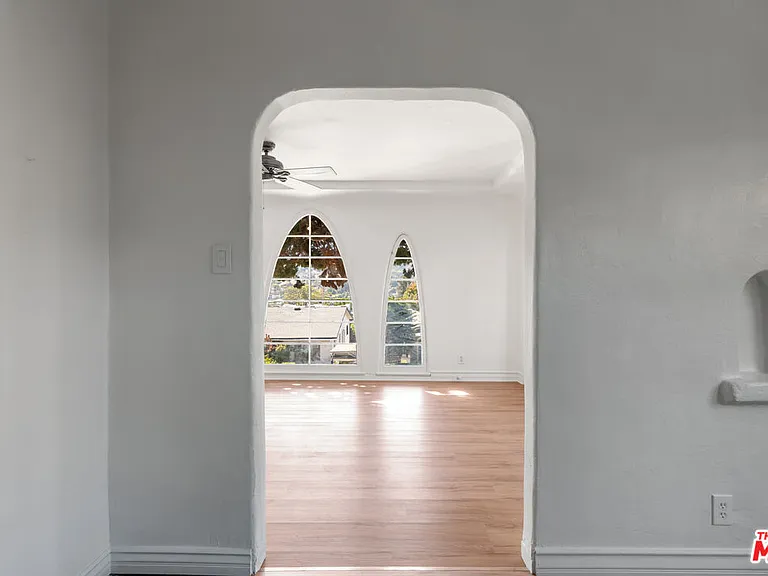 4018 Berenice Ave — Photo 8