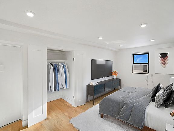 4th image of 577 2nd Ave Ph 61