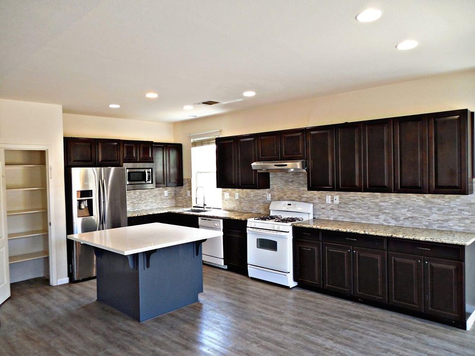 2nd image of 1021 Old Wharf Pl
