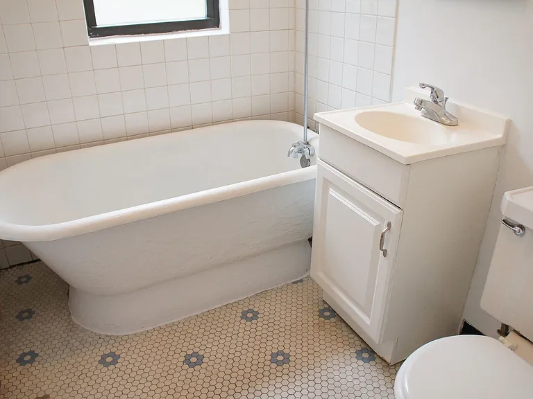 2516 N. Kedzie LP — Photo 24