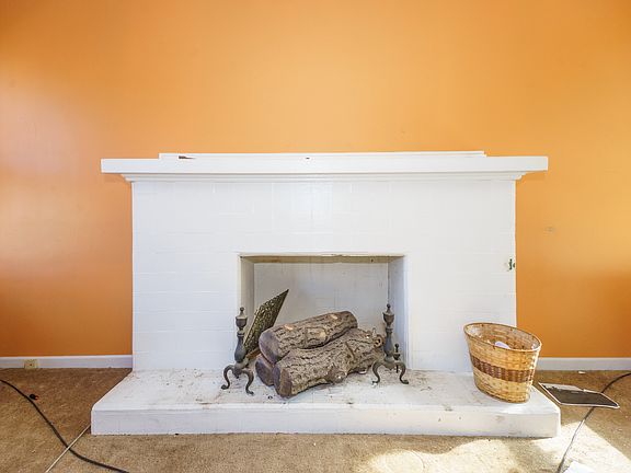 3rd image of 6939 S Jeffery Blvd