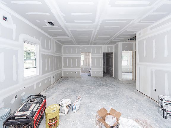 5th image of 905 Wildgame Rd