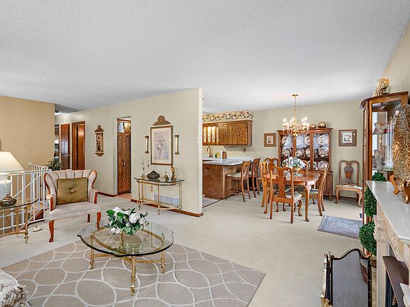 5th image of 12088 Oregon Cir N