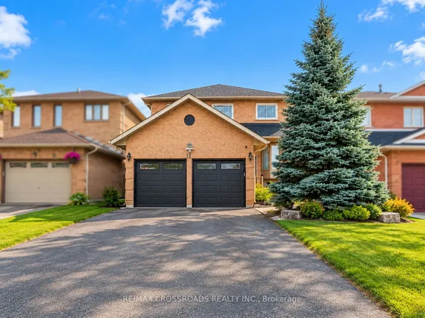 11 Murkar Cres, Whitby, ON L1N 8Y4