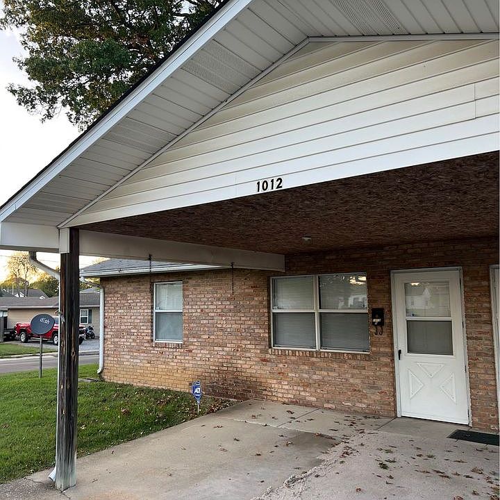 1st image of 1010 & 1012 W Lee Ave #1012APTB