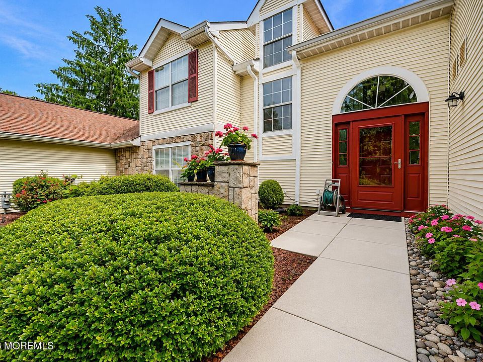 1st image of 170 Colony Lane