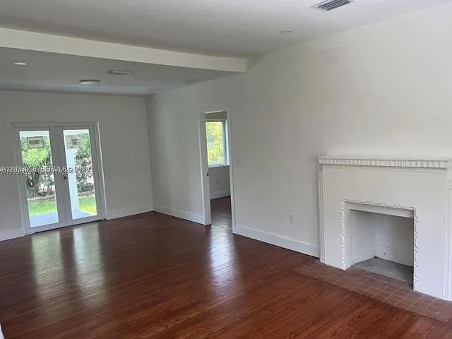 2250 SW 21st St — Photo 9