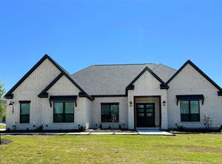 132 Willow Oak Dr, Aubrey, TX 76227