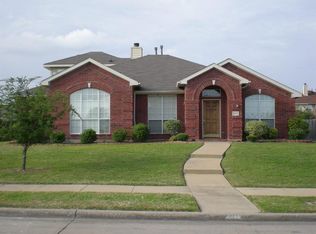 3215 Elmwood Dr, Mesquite, TX 75181