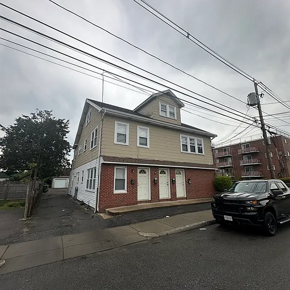 92-94 Waltham St #4 — Photo 1