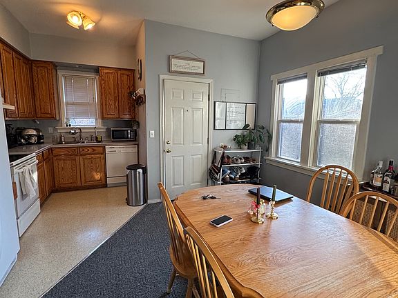 5th image of 615 W Waverly Pl #B