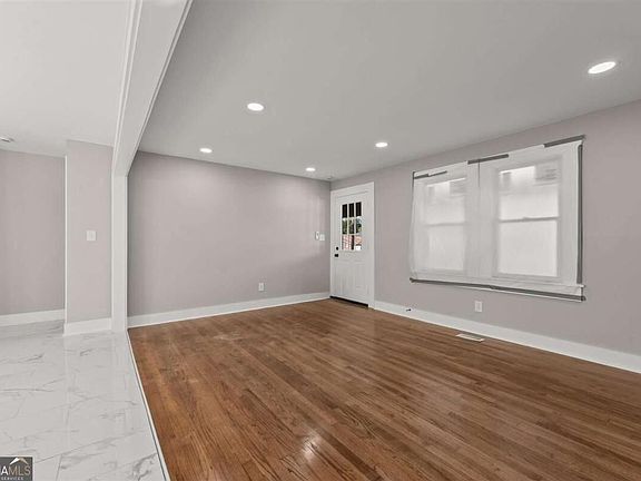 5th image of 3376 Woodcrest Rd