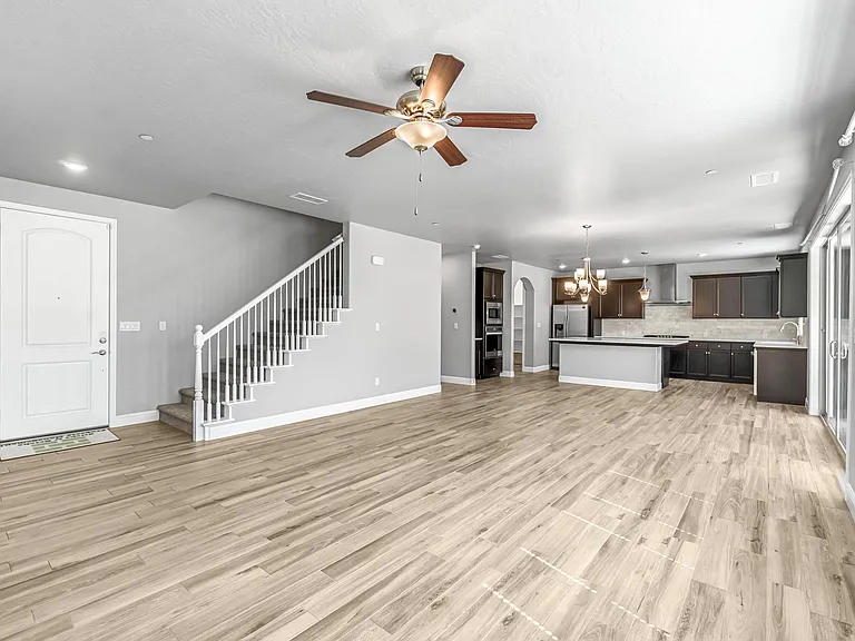 1683 N Ryan Ave — Photo 14
