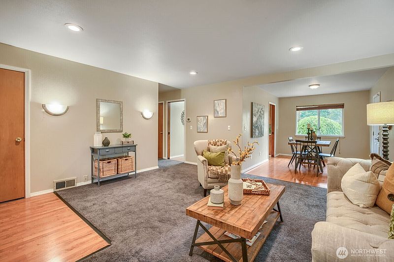 3rd image of 26216 108th Avenue SE