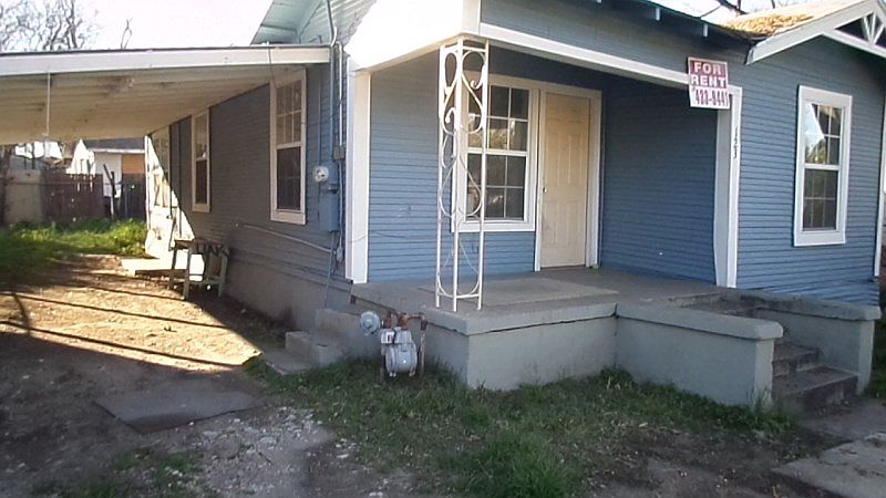 1st image of 123 Cometa St